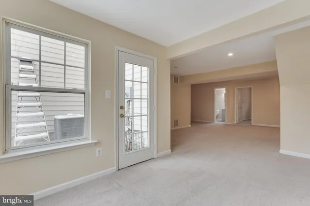 $2,695 | 16742 Sweeney Lane, Woodbridge, VA 22191