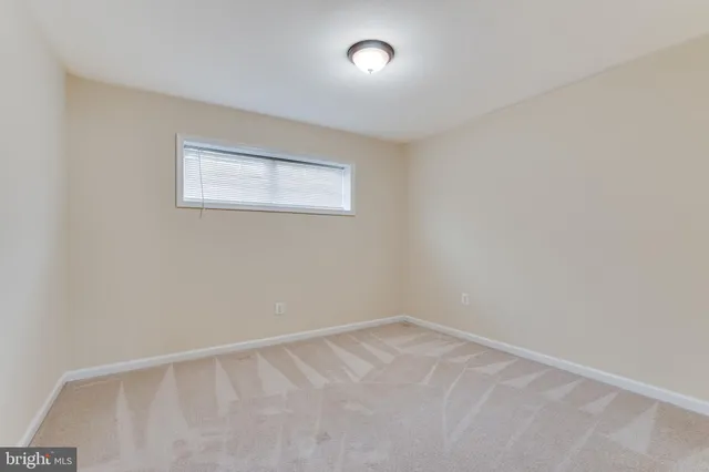 $2,695 | 16742 Sweeney Lane, Woodbridge, VA 22191