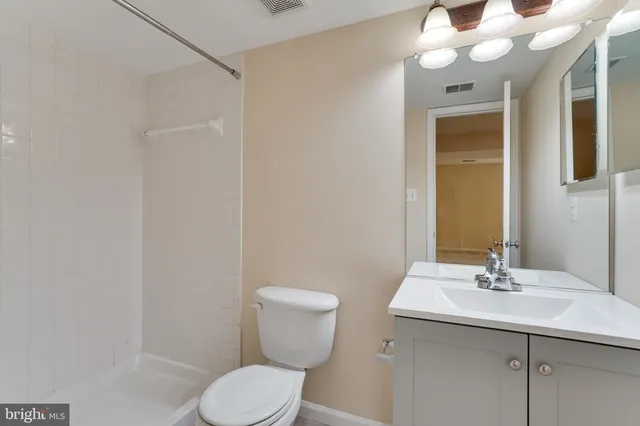 $2,695 | 16742 Sweeney Lane, Woodbridge, VA 22191