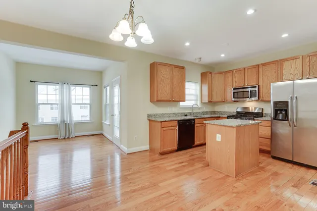 $2,695 | 16742 Sweeney Lane, Woodbridge, VA 22191