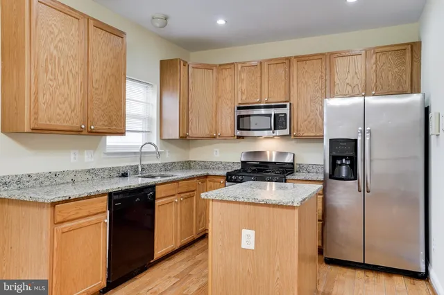 $2,695 | 16742 Sweeney Lane, Woodbridge, VA 22191