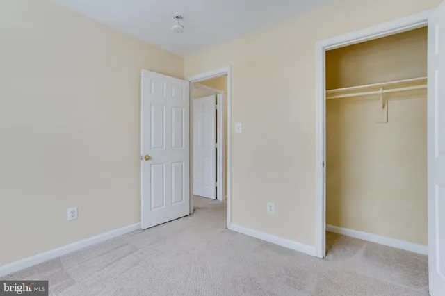 $2,695 | 16742 Sweeney Lane, Woodbridge, VA 22191