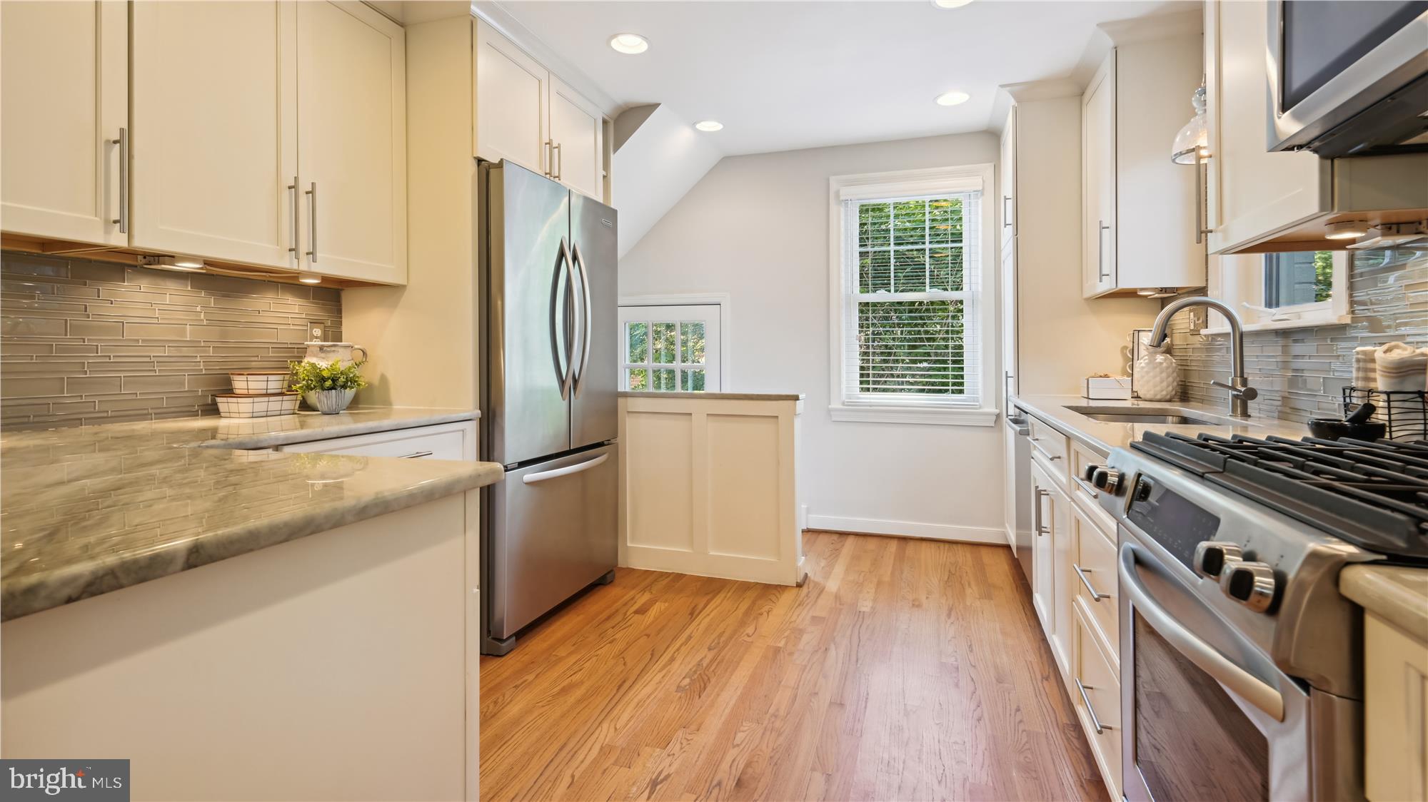 960 Patrick Henry Drive Arlington, VA 22205 - Photo 8 of 49