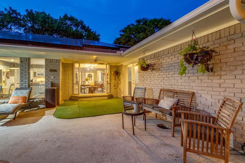 2628 Dalgreen Court Plano, TX 75075 - Photo 24 of 27 a view of a patio with chairs and potted plants