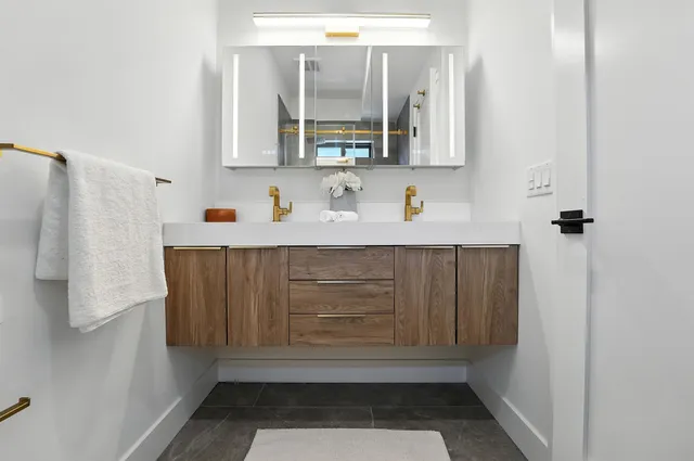 $765,000 | 28 Beacon Avenue, Unit 2A, Jersey City, NJ 07306