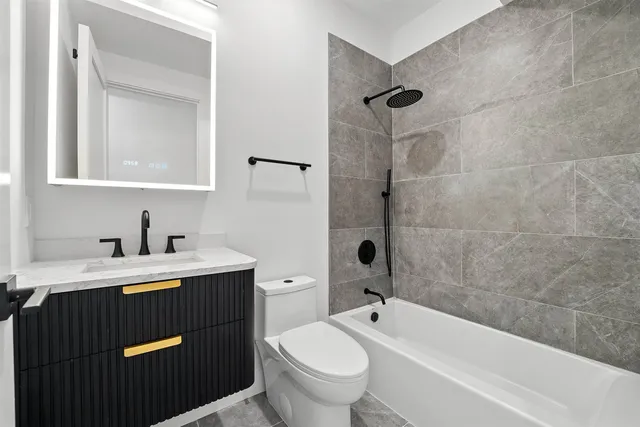 $765,000 | 28 Beacon Avenue, Unit 2A, Jersey City, NJ 07306