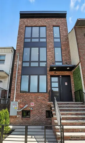 $765,000 | 28 Beacon Avenue, Unit 2A, Jersey City, NJ 07306