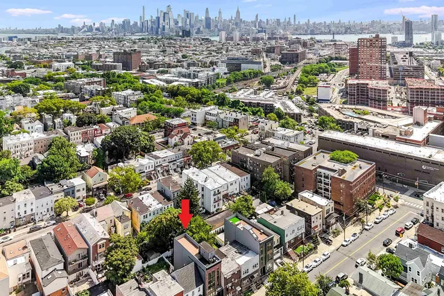 $765,000 | 28 Beacon Avenue, Unit 2A, Jersey City, NJ 07306