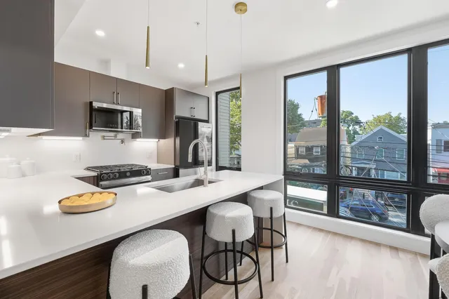 $765,000 | 28 Beacon Avenue, Unit 2A, Jersey City, NJ 07306