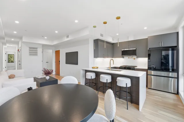 $765,000 | 28 Beacon Avenue, Unit 2A, Jersey City, NJ 07306