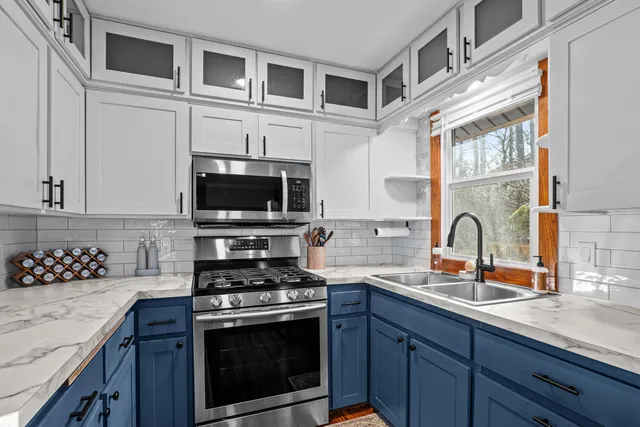 $230,800 | W6285 Harbor Lights Circle, Lyndon, WI 53011