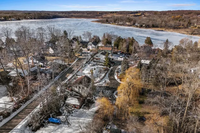 $230,800 | W6285 Harbor Lights Circle, Lyndon, WI 53011