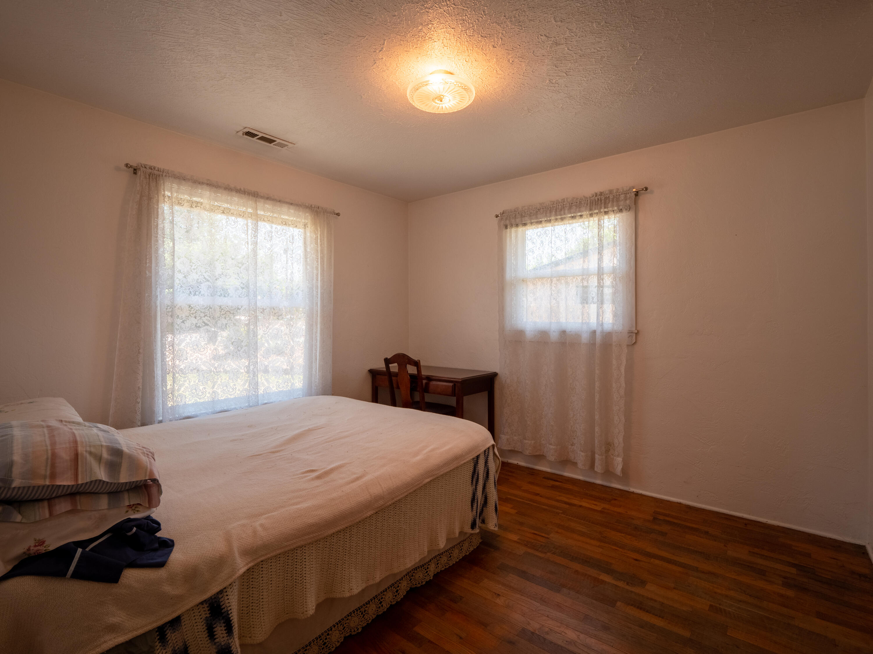 2725 Ruth Drive Medford, OR 97504 - Photo 15 of 29 Bed 1a