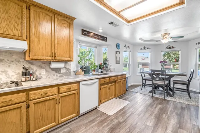 $525,000 | 1405 Lincoln Lane, Lemoore, CA 93245