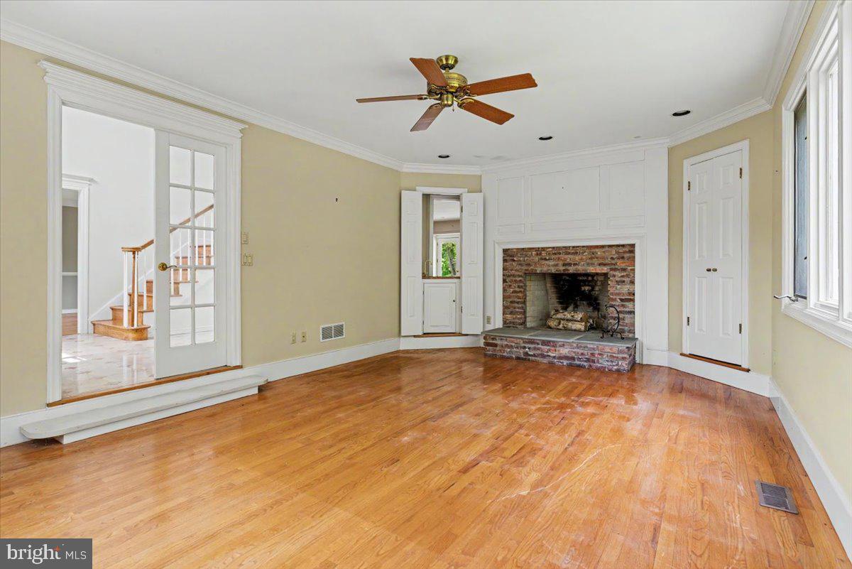 12 Upper Creek Road Stockton, NJ 08559 - Photo 15 of 37 Living room