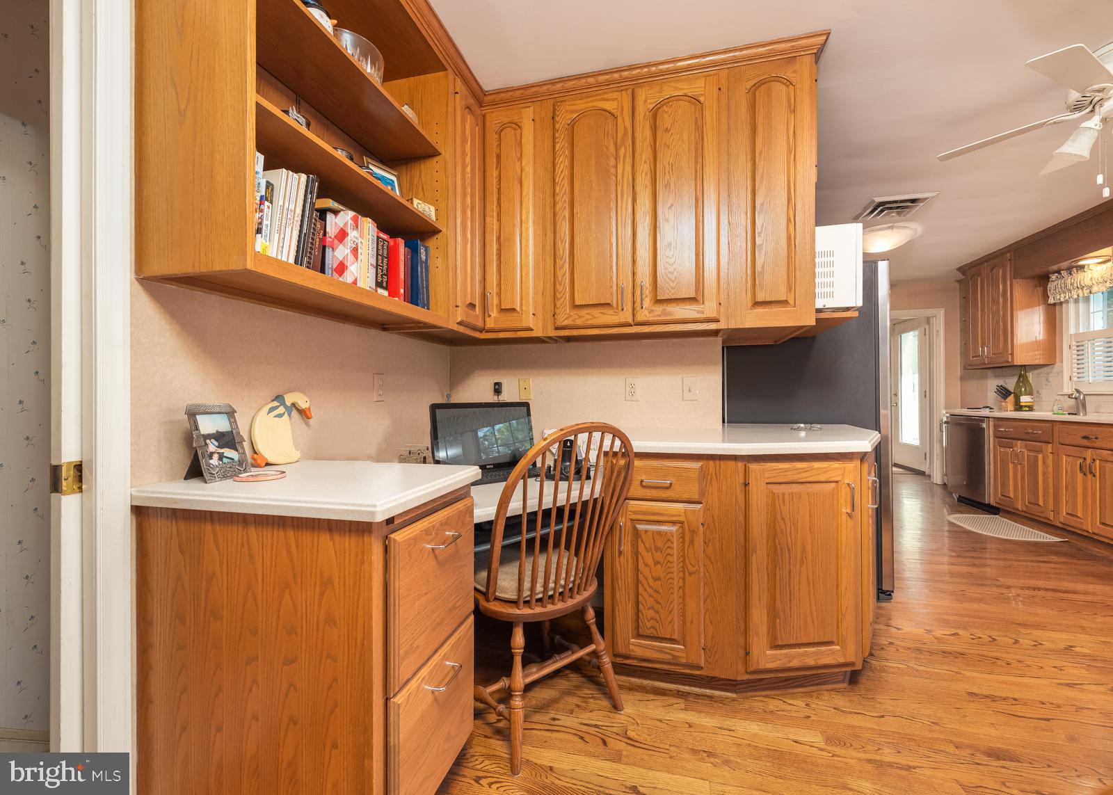 211 Patuxent Road Laurel, MD 20707 - Photo 15 of 46 Kitchen desk area view 3