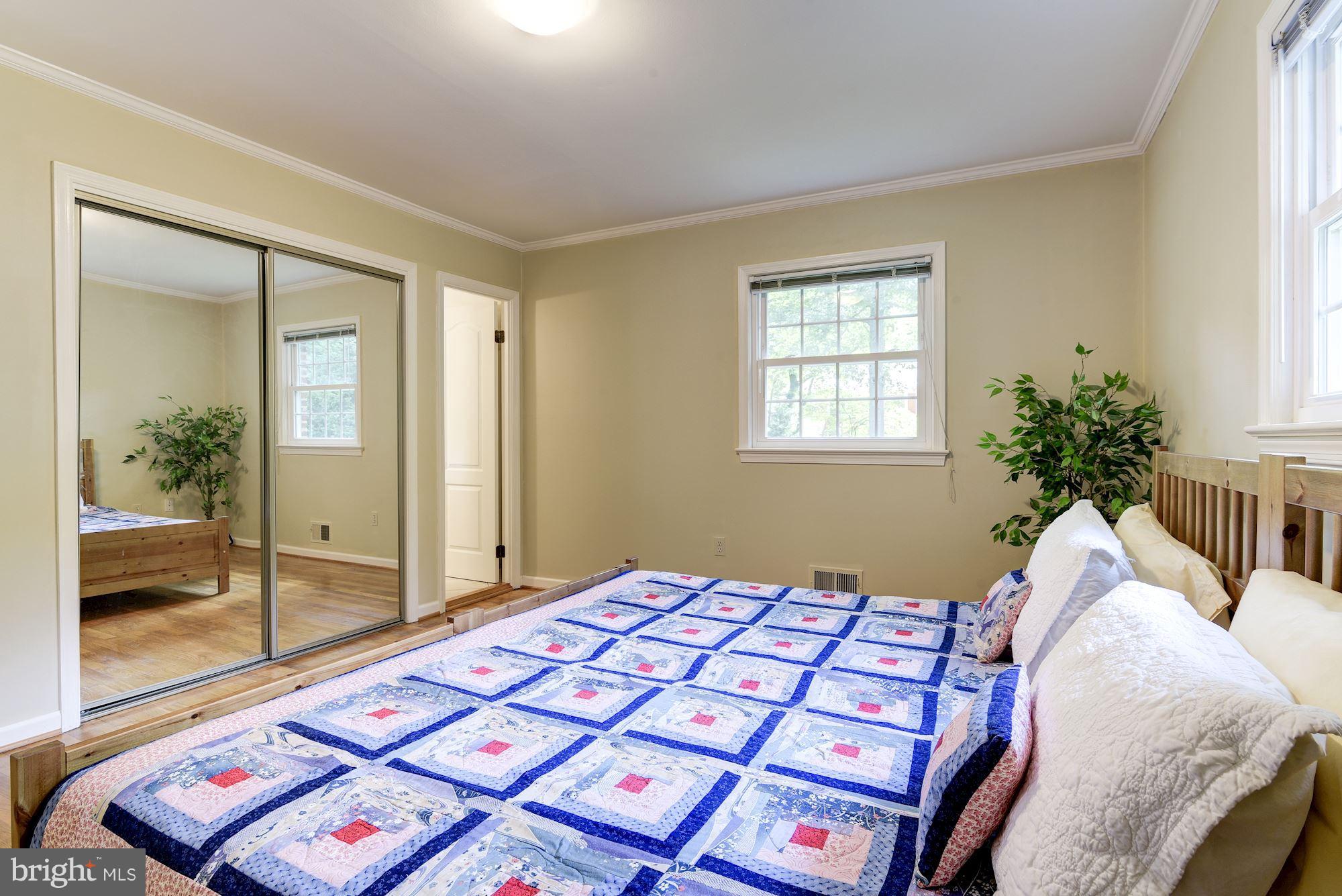 9913 Harrogate Road Bethesda, MD 20817 - Photo 11 of 27 Bedroom (Master)