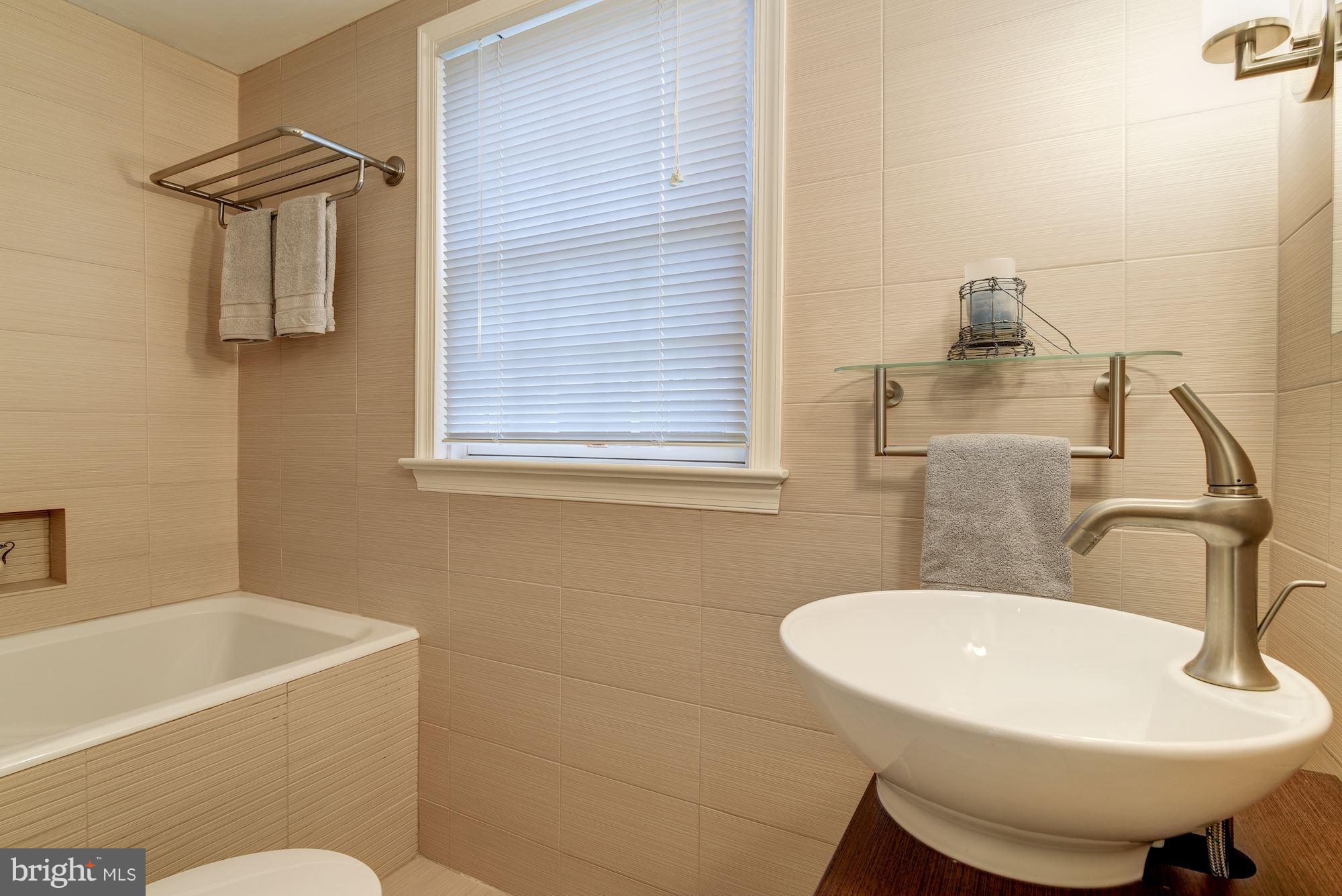 9913 Harrogate Road Bethesda, MD 20817 - Photo 18 of 27 Bath
