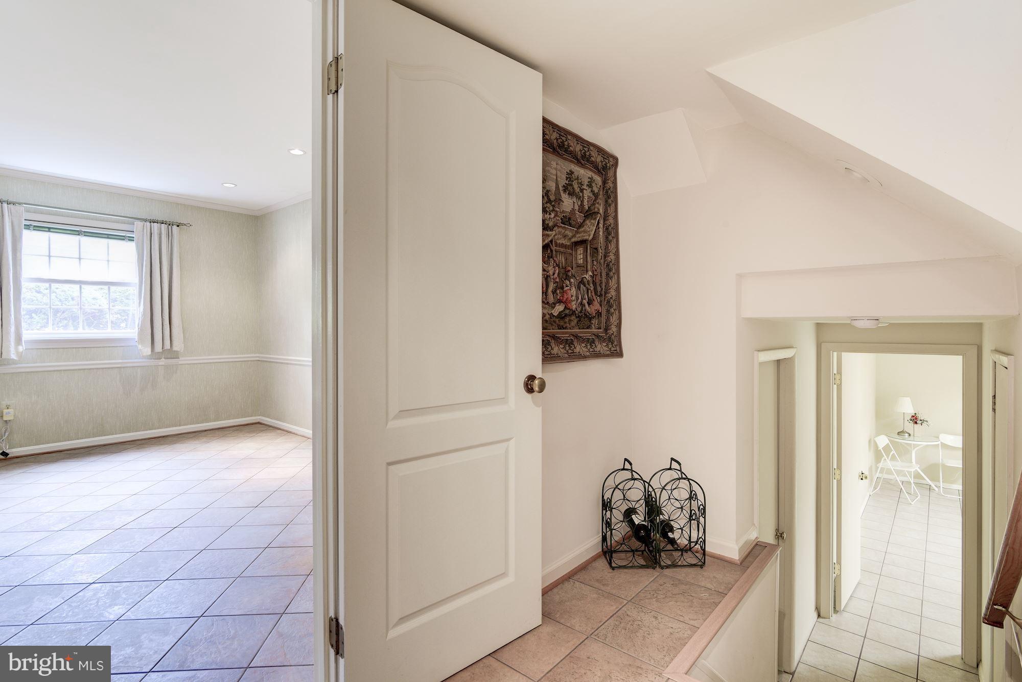 9913 Harrogate Road Bethesda, MD 20817 - Photo 20 of 27 Interior (General)