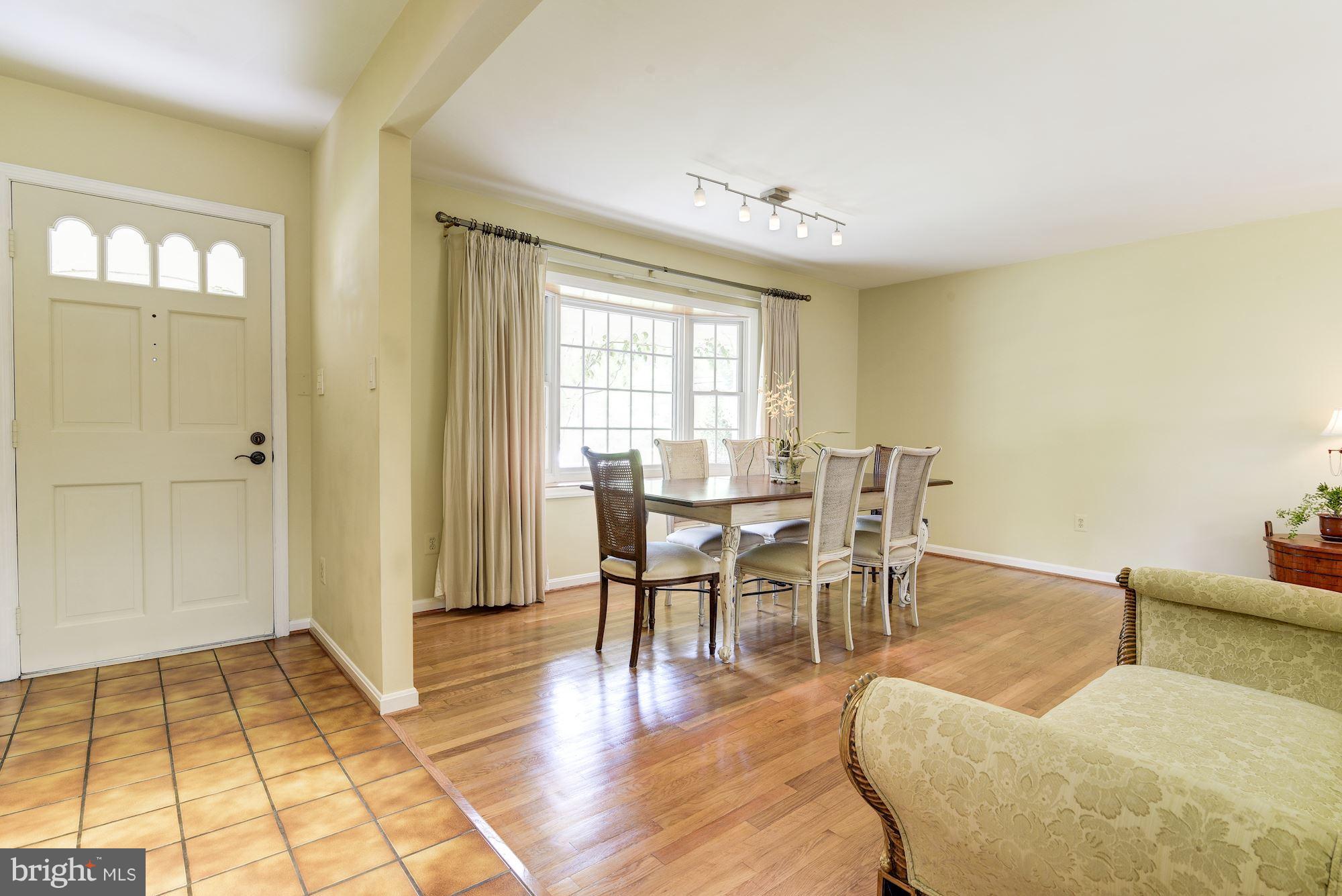 9913 Harrogate Road Bethesda, MD 20817 - Photo 3 of 27 Dining Room