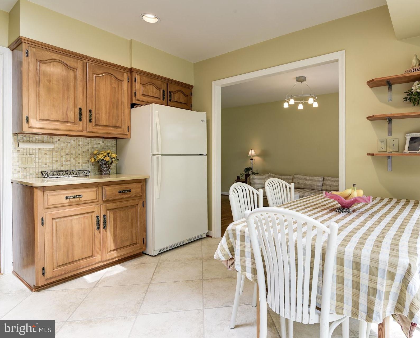 9913 Harrogate Road Bethesda, MD 20817 - Photo 7 of 27 Kitchen