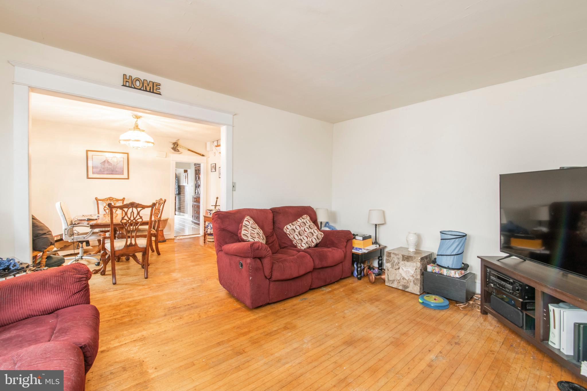 361 East County Line Road Ardmore, PA 19003 - Photo 4 of 31 Living Room