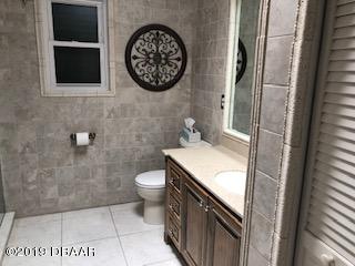 181 Deer Lake Circle Ormond Beach, FL 32174 - Photo 15 of 20 Guest Bath