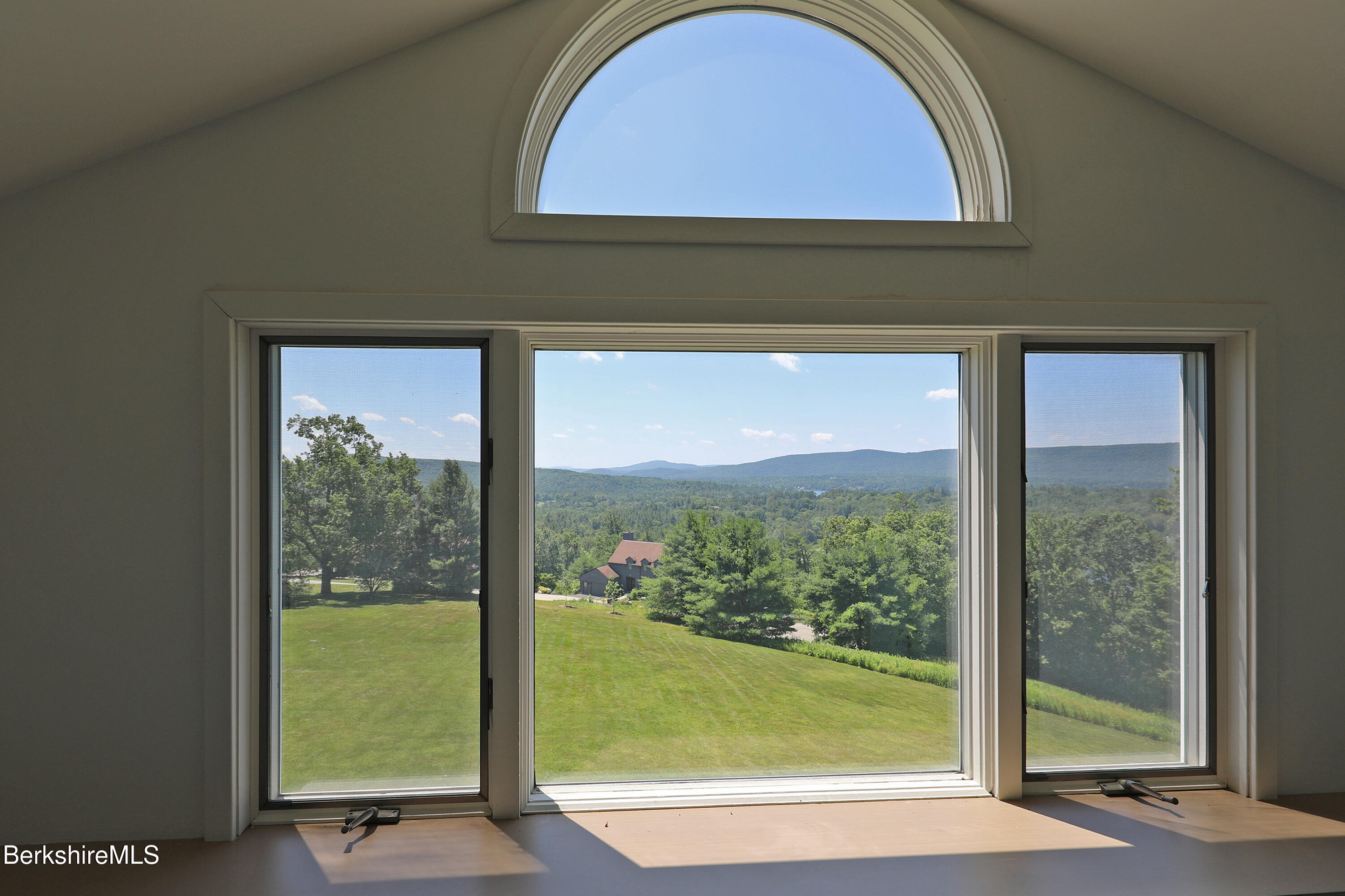 200 Old Stockbridge Road, Unit VA6 Lenox, MA 01240 - Photo 9 of 37 VIEWS!!!