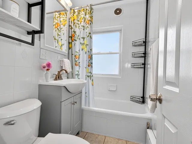 $2,500 | 187 Florence Street, Unit 2L, Boston, MA 02131