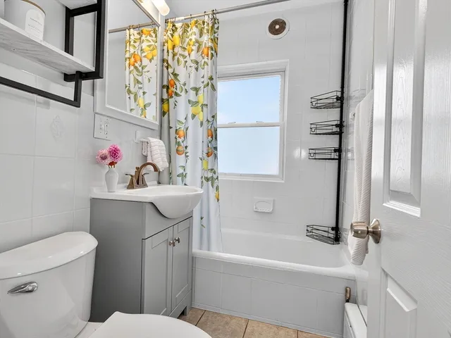 $2,500 | 187 Florence Street, Unit 2L, Boston, MA 02131