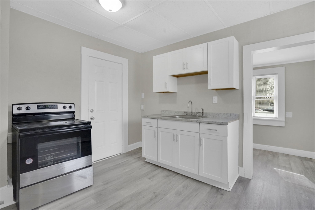 139 Bay Street Springfield, MA 01109 - Photo 18 of 38