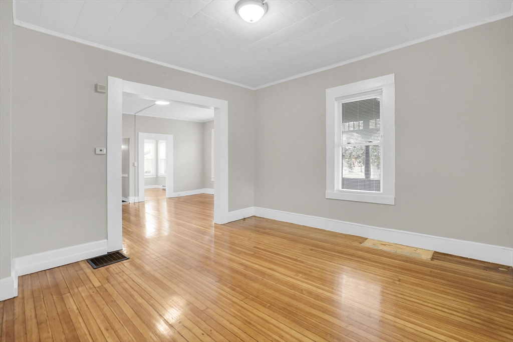 139 Bay Street Springfield, MA 01109 - Photo 5 of 38