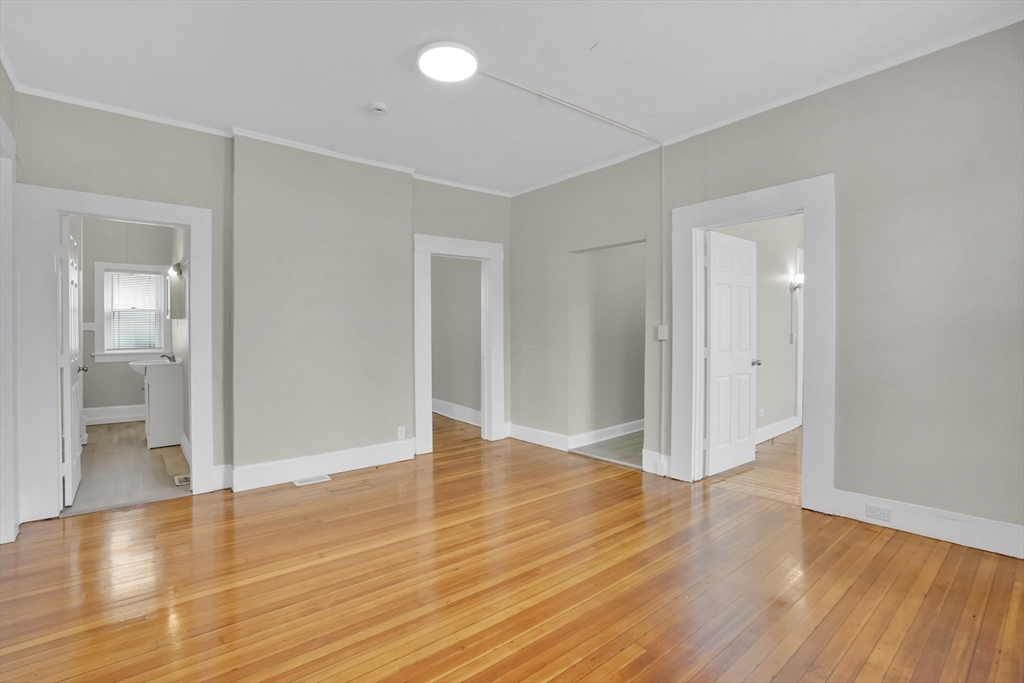 139 Bay Street Springfield, MA 01109 - Photo 8 of 38