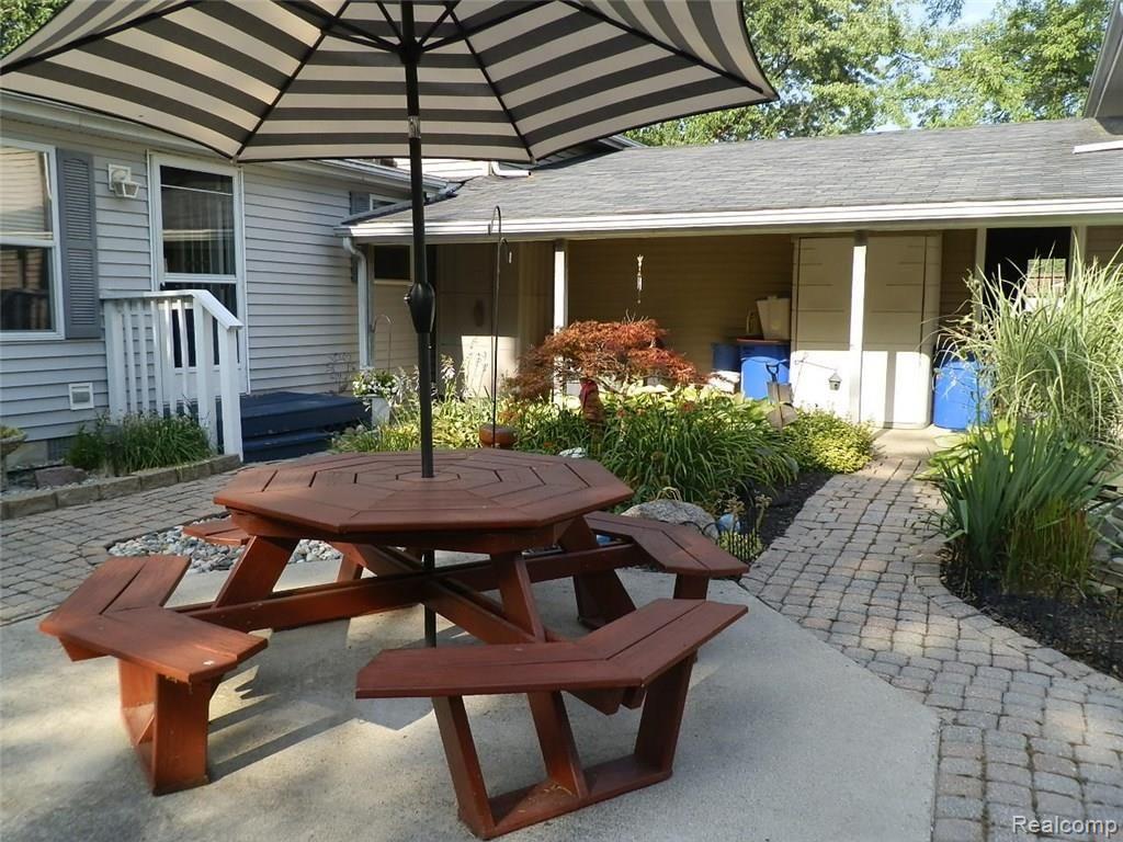 5426 Howe Road Grand Blanc, MI 48439 - Photo 19 of 64 5426 Howe.19