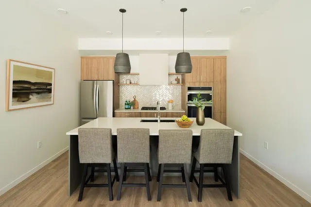 $6,995 | 12 West Drive, Excelsior, MN 55331