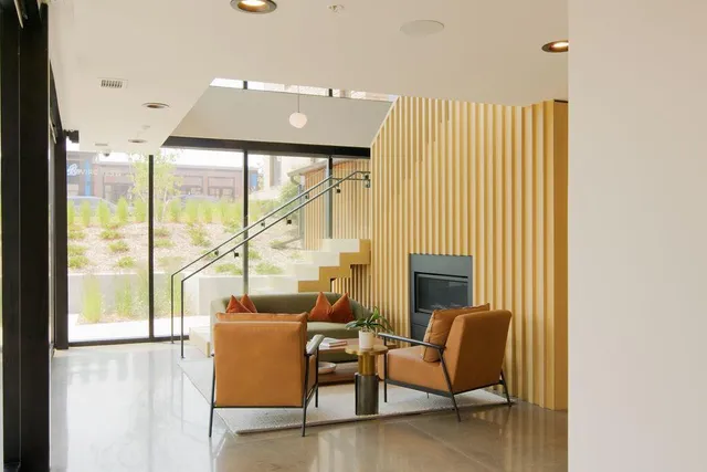 $6,995 | 12 West Drive, Excelsior, MN 55331