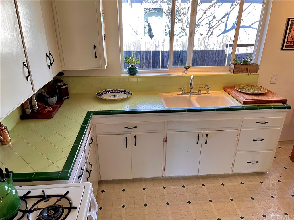 1245 Palm Avenue Chico, CA 95926 - Photo 6 of 19 a room with pool table and windows