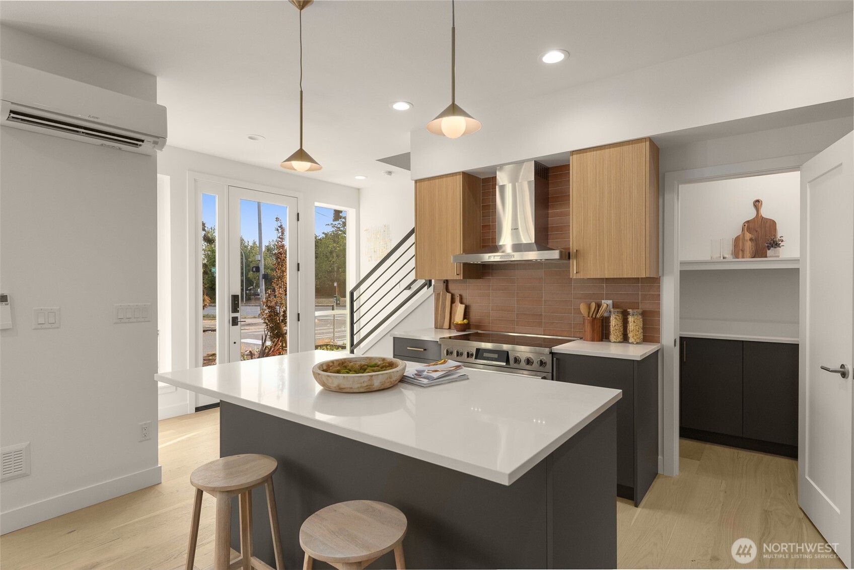 4300 Northeast 52nd Street Seattle, WA 98105 - Photo 11 of 27