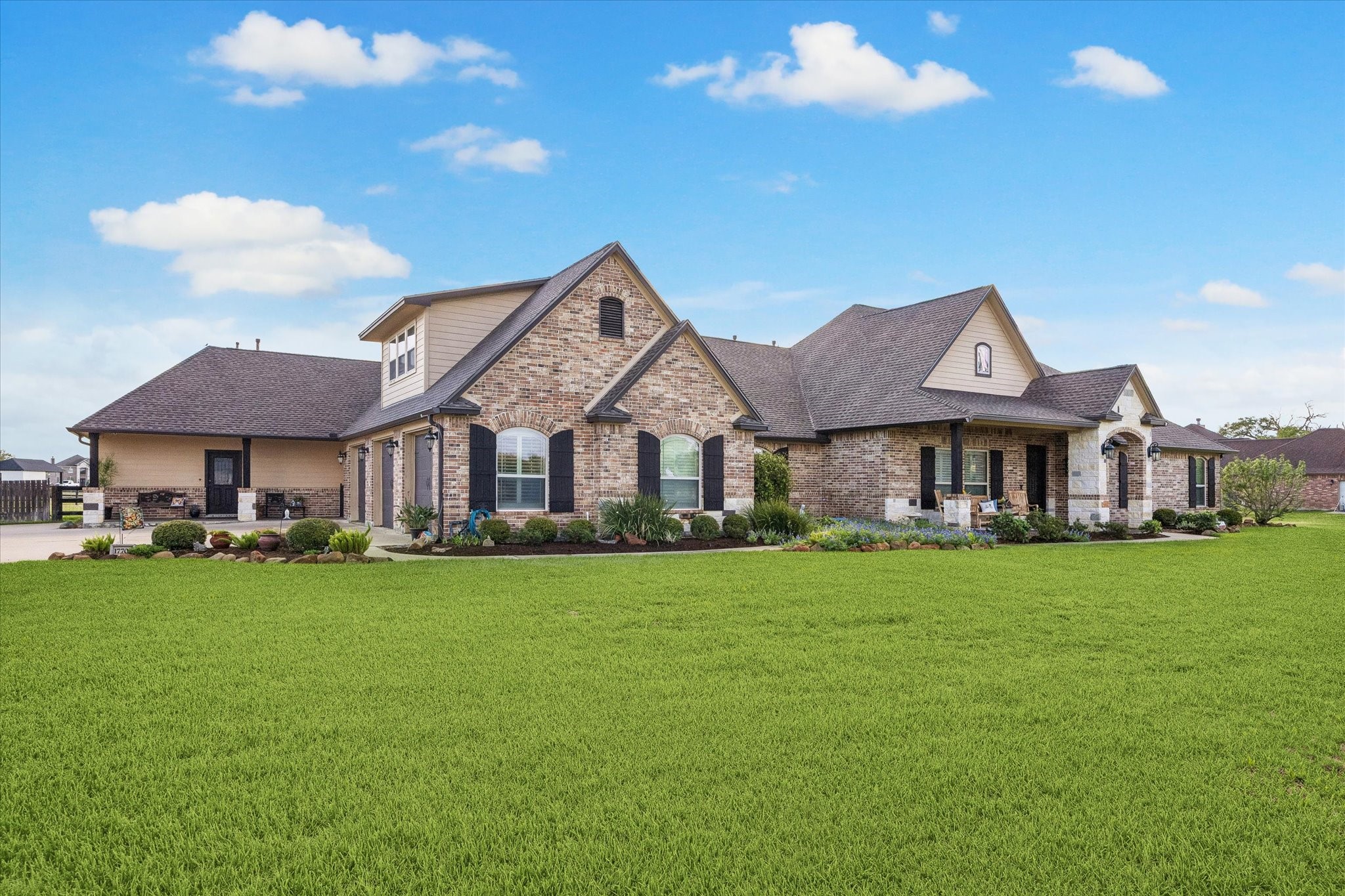 17703 Cedarhill Drive Rosharon, TX 77583 - Photo 44 of 47 a front view of a house with garden