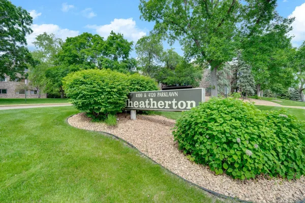 $129,000 | 4100 Parklawn Avenue, Unit 201, Edina, MN 55435