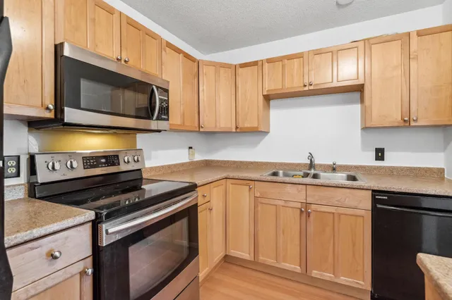 $132,000 | 4100 Parklawn Avenue, Unit 201, Edina, MN 55435