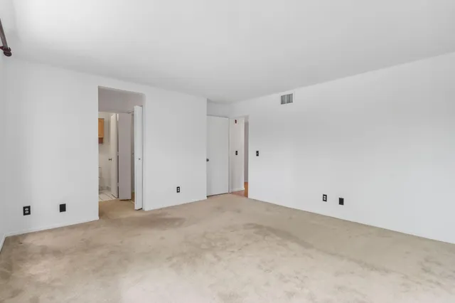 $132,000 | 4100 Parklawn Avenue, Unit 201, Edina, MN 55435