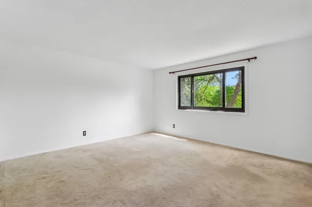 $132,000 | 4100 Parklawn Avenue, Unit 201, Edina, MN 55435