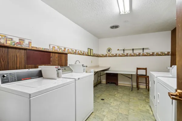 $129,000 | 4100 Parklawn Avenue, Unit 201, Edina, MN 55435