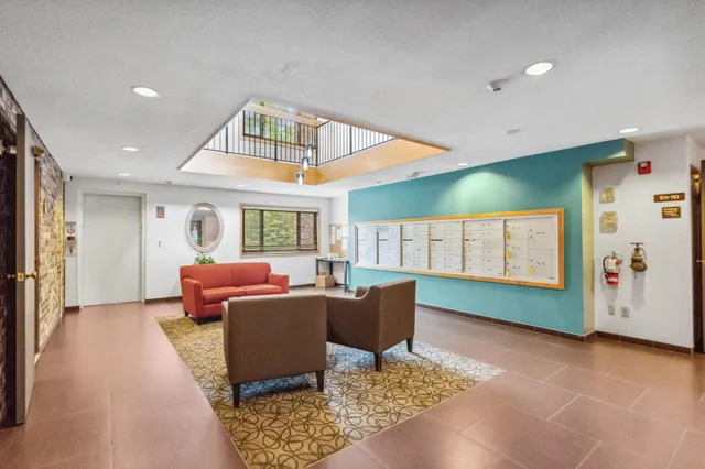 $132,000 | 4100 Parklawn Avenue, Unit 201, Edina, MN 55435