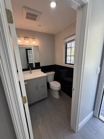 $2,900 | 292 Main Street, Unit 3, Walpole, MA 02081