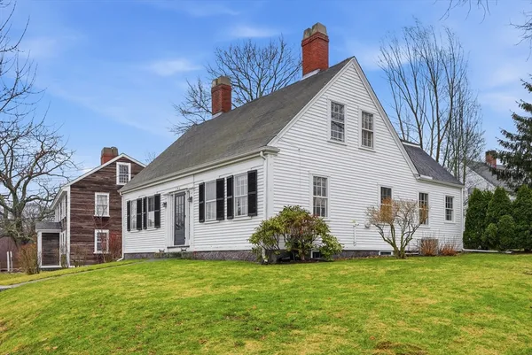 $629,000 | 190 South Street, Unit A, Hingham, MA 02043