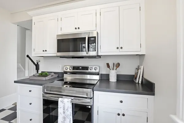 $629,000 | 190 South Street, Unit A, Hingham, MA 02043