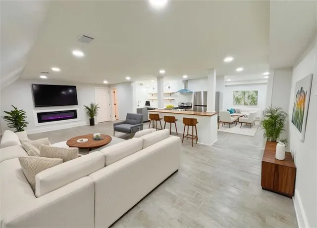 $2,000 | 785 Weatherly Lane Northwest, Sandy Springs, GA 30328