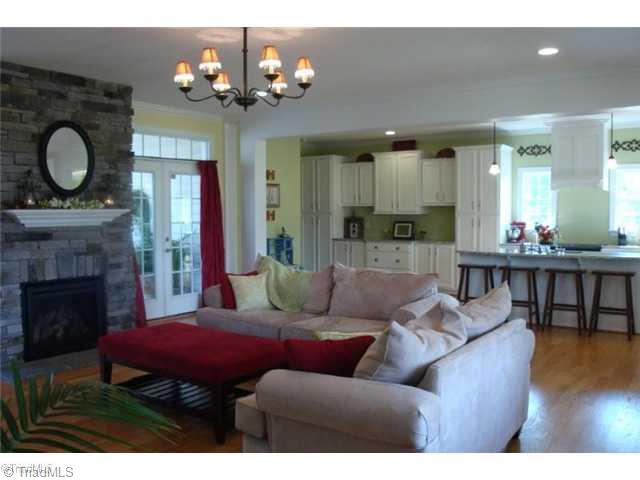 4957 Whitman Road Pfafftown, NC 27040 - Photo 4 of 15 Den/Family/Great Room.